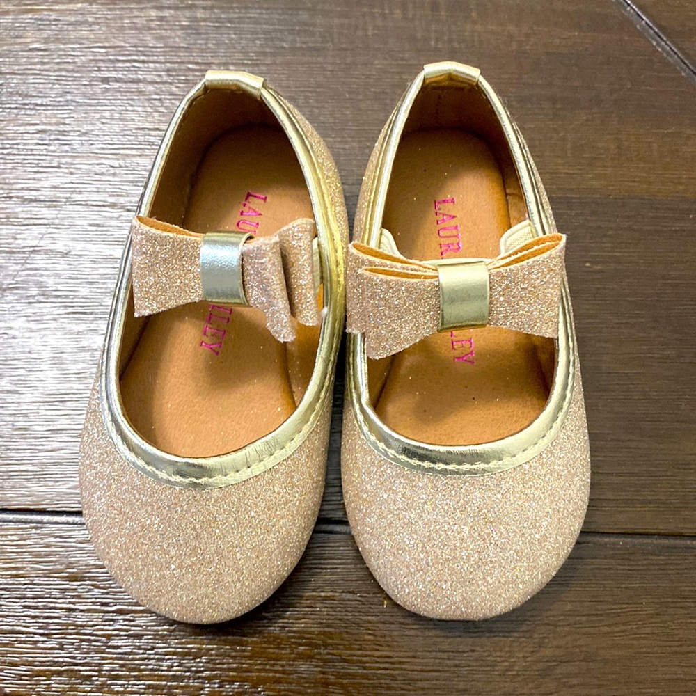 Holiday shoes for baby girl
